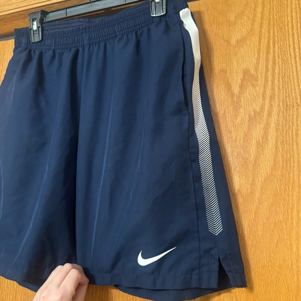 Nike men’s dry 9inch tennis shorts- thunder blue/white - Picture 5 of 9